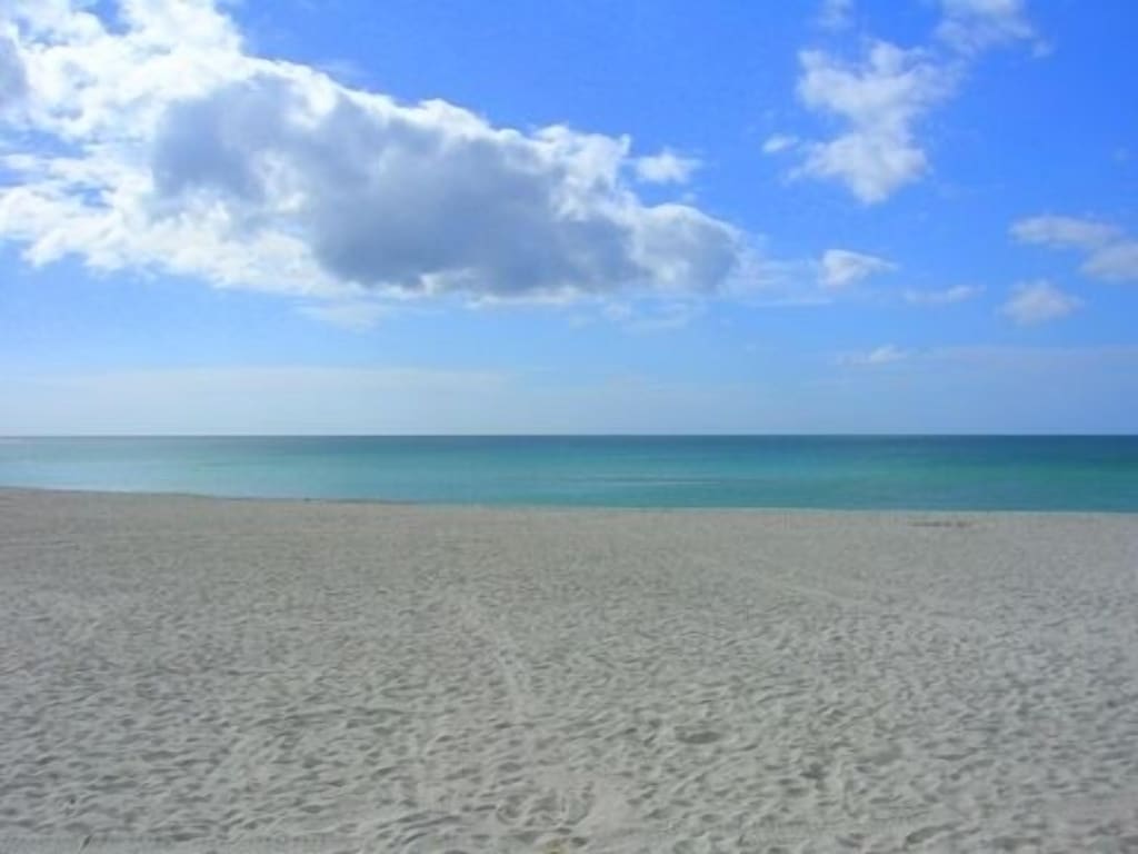Kona Beach-Beachfront on Beautiful North Fort Myers Beach Kona Beach