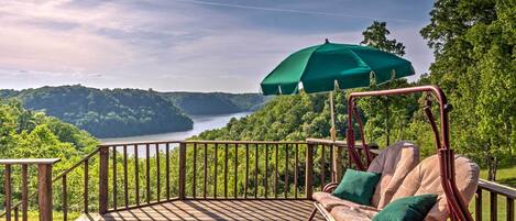 Escape to beautiful Dale Hollow Lake ‘Eagle’s Nest’ at this vacation rental.