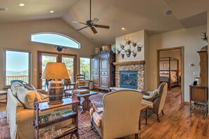 Interior | Open Floor Plan | Free WiFi