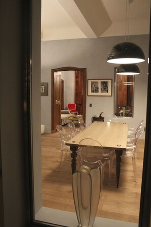 Dining table for 10 people