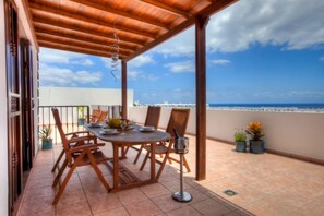 Alfresco dining on the terrace