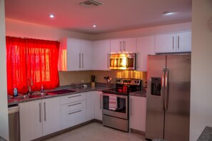 Fully equipped modern Kitchen!