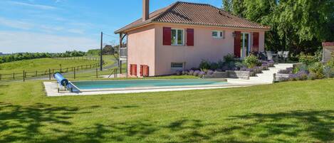 Extérieur maison de vacances [été]