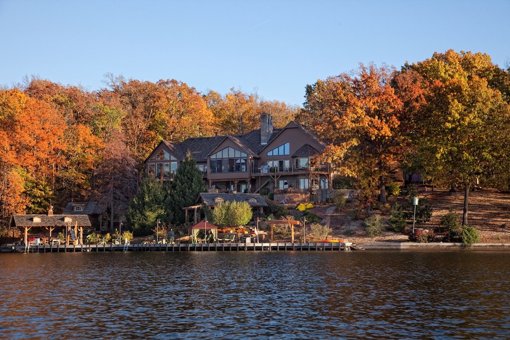Lake Front Retreat And Resort 15 Minutes From Crystal Bridges Art Walmart Museum Bella Vista Lake Front Retreat And Resort 15 Minutes From Crystal Bridges Art Walmart Museum Bella Vista