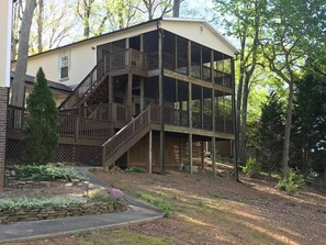 A full 387 square foot screened porch provides great views of the lake.