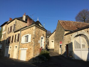 The Salt House - a three-storey corner cottage 