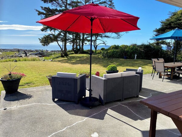 Relax on the patio while enjoying the fantastic view & an abundance of wildlife!