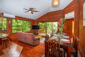 Casa Macaw Jungle Cabin w/ Private pool & Wifi (656)
