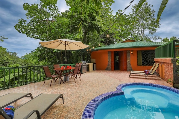 Casa Macaw Jungle Cabin w/ Private pool & Wifi (649)