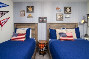 Beautiful Sport room (Sleep 3)