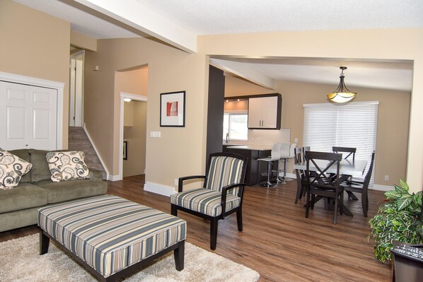 LIVING-DINING-KITCHEN-STAIRWAY OVERVIEW
