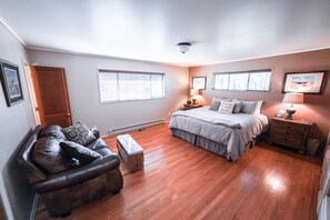 2 of 3 king beds.