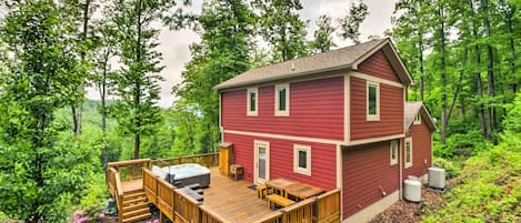 Blue Ridge Mountains Vacation Rental | 3BR | 2.5BA | 1,700 Sq Ft