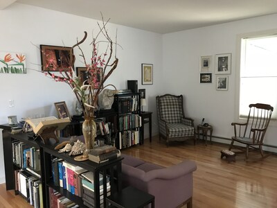 Two bedroom on first floor at the end of a quiet cul-de-sac in dowtown 