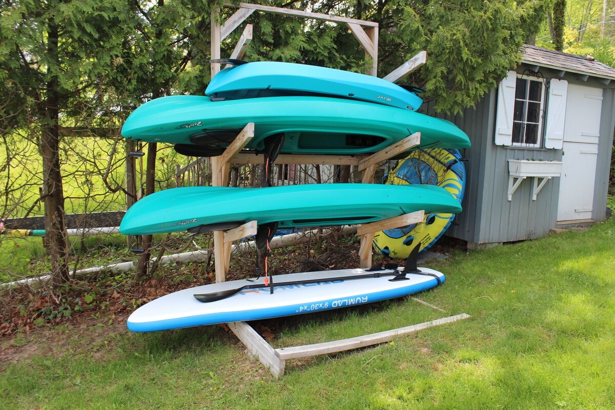 Newly Renovated! Lakeaholic Living On Canandaigua Lake