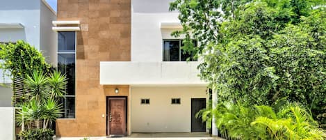 Playa Del Carmen Vacation Rental | 3BR | 4.5BA | 2,400 Sq Ft | Stairs Required