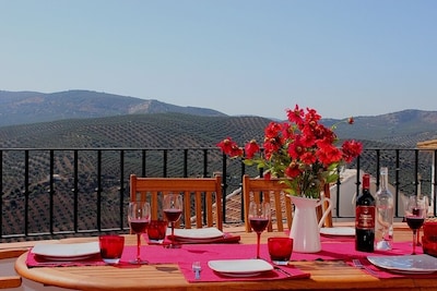 Tradicional Montaña Casa de Pueblo, piscina privada, WiFi y amplias vistas  