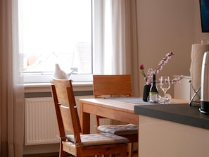 3. Ferienwohnung im OG mit 50 qm, 1 Wohn-/Schlafraum für max. 3 Personen