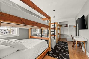 Bedroom 1 - Bunk Room : Top bunk or bottom bunk kinda guy/girl?