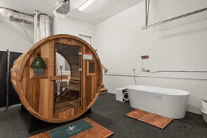 Try out some sauna/cold plunge therapy!