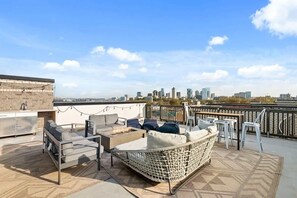 Skyline Views! Living the high life ️