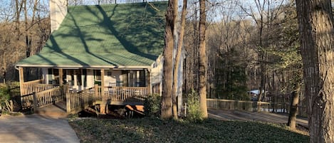 Welcome to TreeTops Lake House...your home away from home.