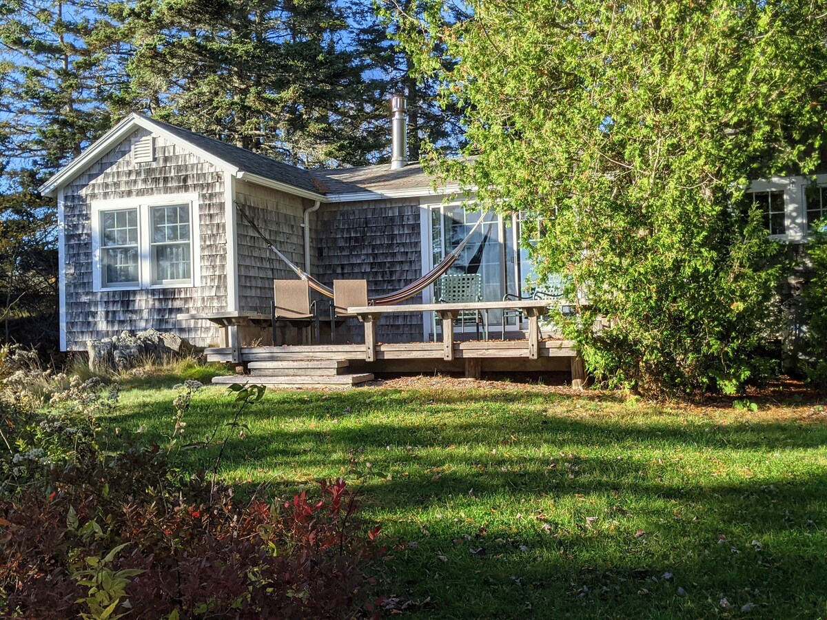 Cedarledge Cottage – waterfront- Acadia National Park – Mount Desert Island