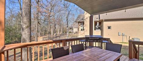 Greers Ferry Vacation Rental | 3BR | 2BA | 1,250 Sq Ft | Stairs Required