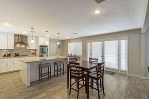 Is the kitchen your favorite place to be? This set up is perfect