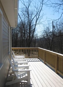 Maggie's Cottage at Brown Mountain..Acres of Pure Country