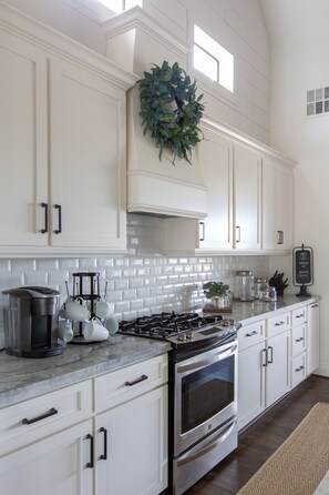 Fully equipped kitchen