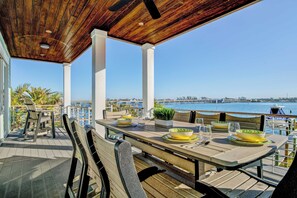Balcony, Outdoor Dining