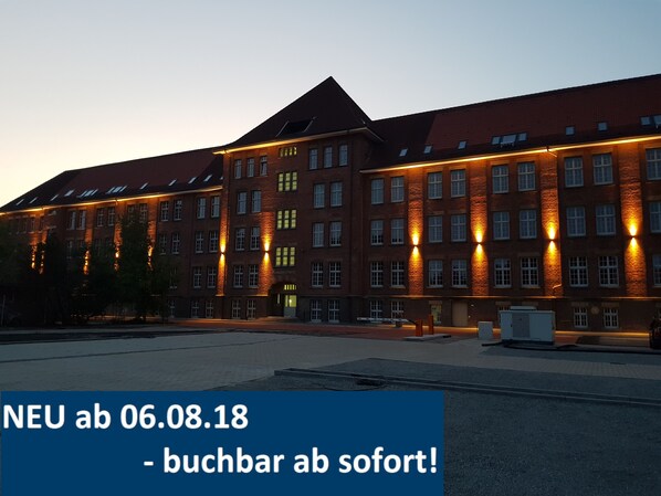 Fassade der Unterkunft – Abend/Nacht