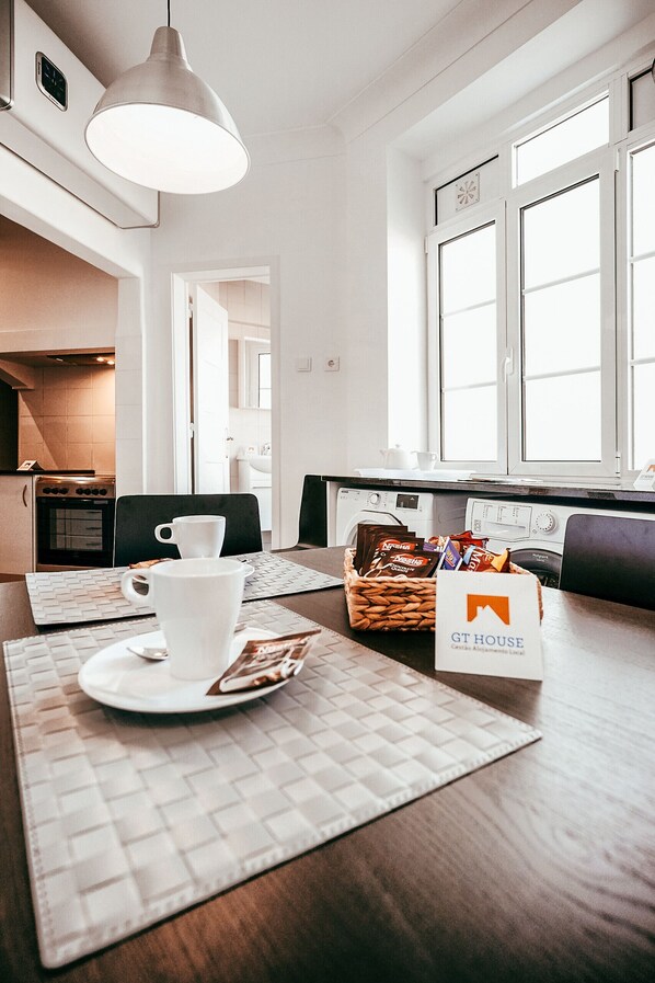 Pleasant dining area next to the kitchen
