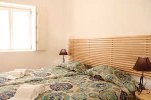 Comfortable room with 2 single beds