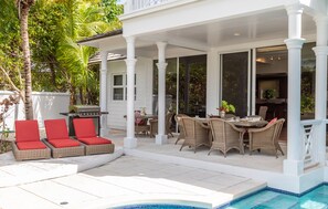 Great social space for outdoor dining