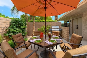 Outdoor dining for six with gas grill