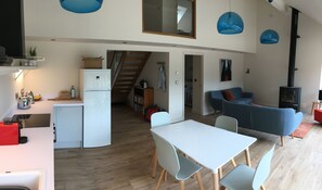 Living/Kitchen Area
