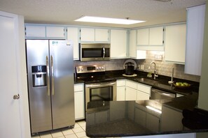 Amazing new stainless steel kitchen appliances 