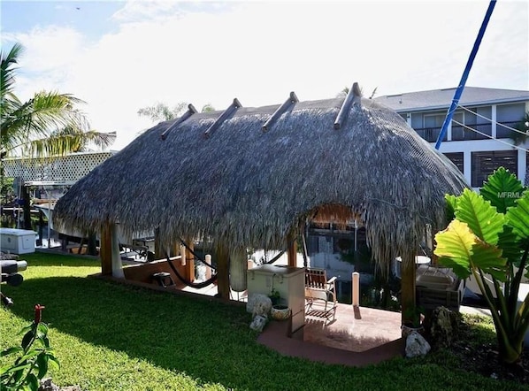 Tiki Hut