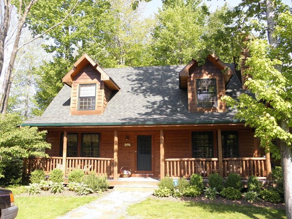 Front view of Kingfisher Cove 11.