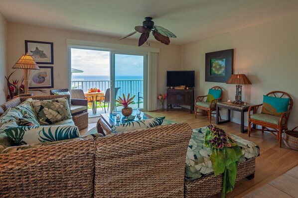 Alii Kai 5301 | Princeville condos | Kauai Vacation Rentals 3 - Alii Kai 5301 | Princeville condos | Kauai Vacation Rentals | Kick back and relax in the cozy living room