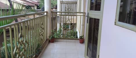 Balcony to the apartment