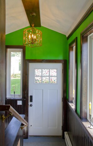 Bright entryway 