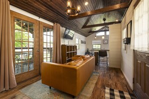 Natural light throughout