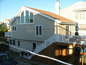 16A Dickinson, OceanView Beach House (Oceanside)