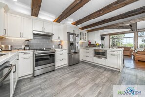 Main Cottage - Kitchen