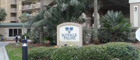 Elegant entrance to Royale Palms.