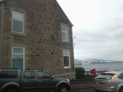 Stunning Rothesay apartment amazing sea views, close to amenities 70x5☆reviews 