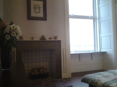 Stunning Rothesay apartment amazing sea views, close to amenities 70x5☆reviews 